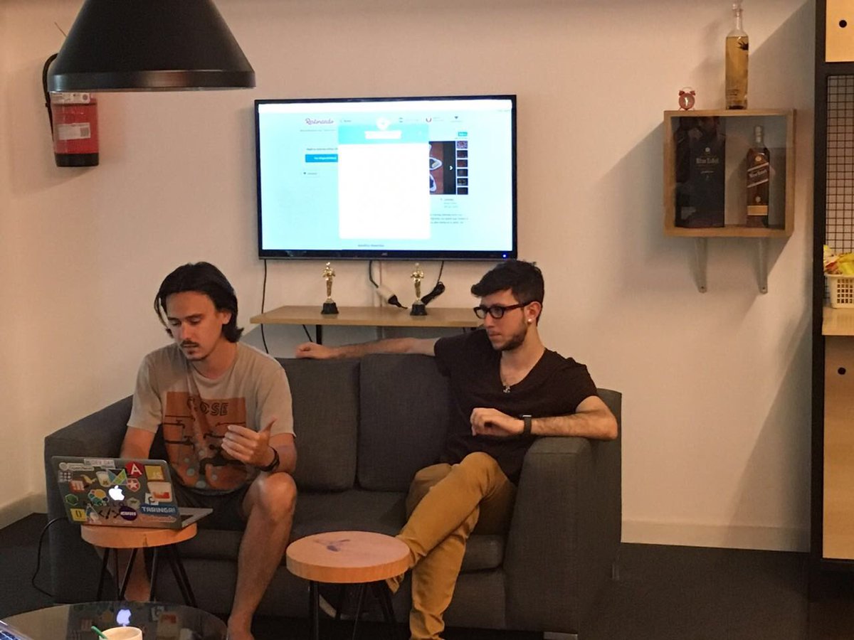 RestorandoEng's tweet photo. Les dejamos algunas fotos de nuestra última #Hackathon 💪🏼. Felicitaciones a los ganadores @rissonico @epidemian y #JP 👏🏼🏆🍾 https://t.co/DXqf9Pe6ZF