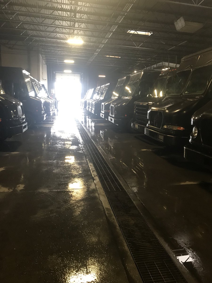 Willrayz's tweet photo. @paulevansups @jevonnwiberg @NesSeman9 PCM Friday! Spoke with drivers regarding the importance of submitting leads for 2018. https://t.co/xWiGlrzDiY