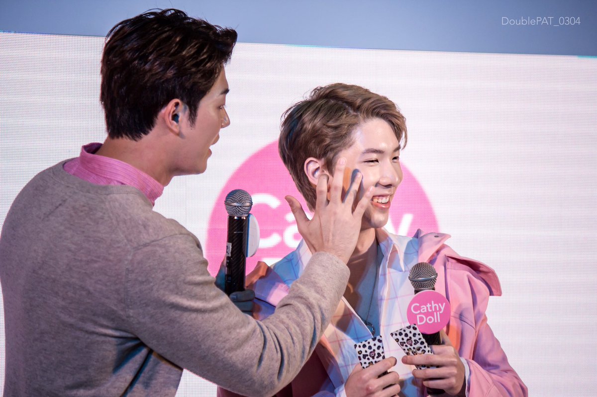 DoublePAT_0304's tweet photo. 180111 #CathyDoll #ก็อตโจ 

แหน่ะ (　◔ิω◔ิ) @kavinpat_t @gxxod4 https://t.co/Ppbnv1Fq0C