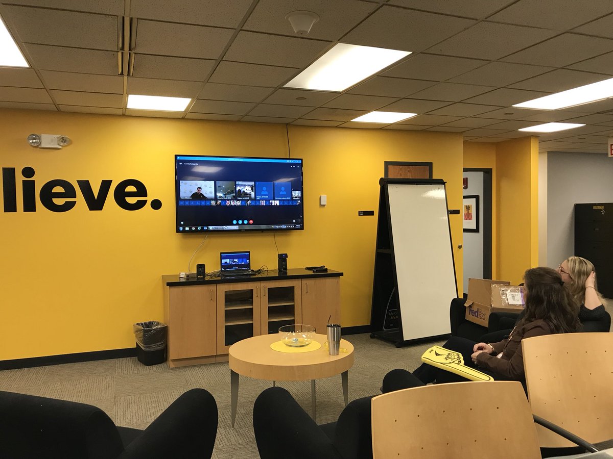bwessnrae's tweet photo. Fist pump Friday #FPF #Sprint #Powerregion #powerregionwins @klchadd21 https://t.co/pXsjcHi6Sa