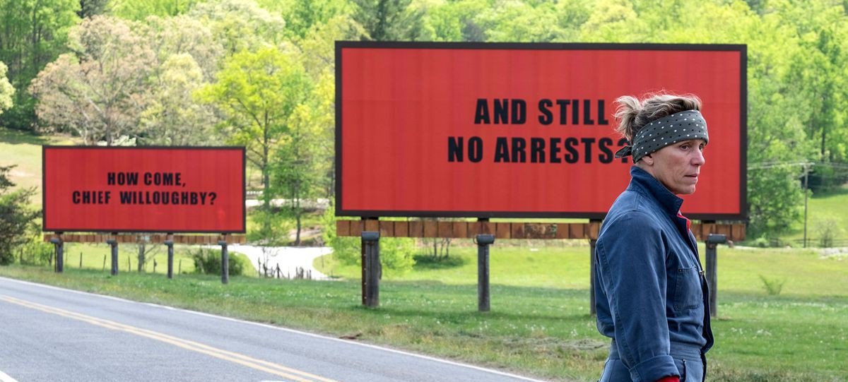 FreneekMagazine's tweet photo. Tre manifesti a Ebbing, Missouri | Un western moderno tra commedia nera e dramma | Recensione https://t.co/BmxuLXrhPj #Cinema #Home #RecensioniFilm https://t.co/AWH6p41lmM