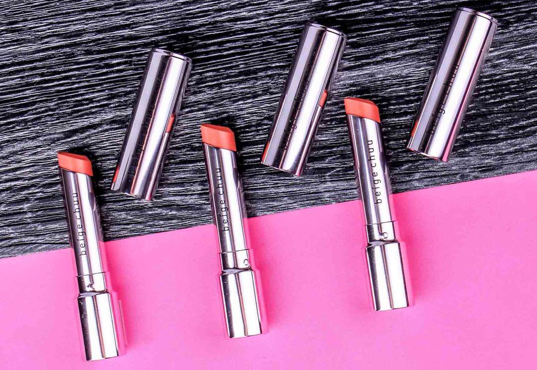 nicoles_lounge's tweet photo. The trending product that I will be trying out in 72 hours is… #chuu #beigechuu #deepglaze #makeupaddict #kbeauty https://t.co/6ozOzY86K1 https://t.co/9O4K9PuMgQ