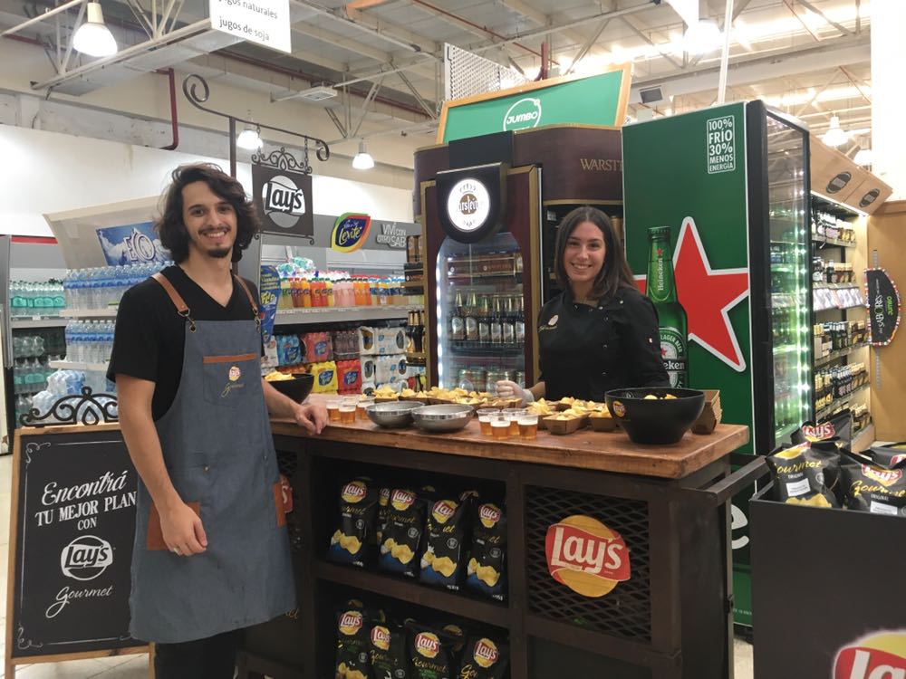 PromoredArg's tweet photo. Probá las nuevas Lay`s Gourmet, más gruesas, más crujientes e ideales para dippear!!!
Buscá el stand de @LaysArg en supermercados de Buenos Aires! https://t.co/CGbCJyFBq8