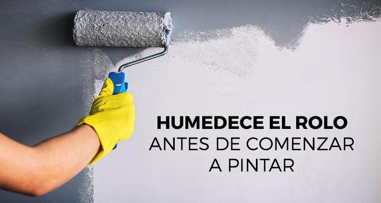 PinturasMontana's tweet photo. Antes de comenzar a pintar, humedece un poco el rolo con agua para eliminar posibles hilos sueltos. Esto también ayuda a que gire libremente. #MontanaTips https://t.co/sLeXgATLJq