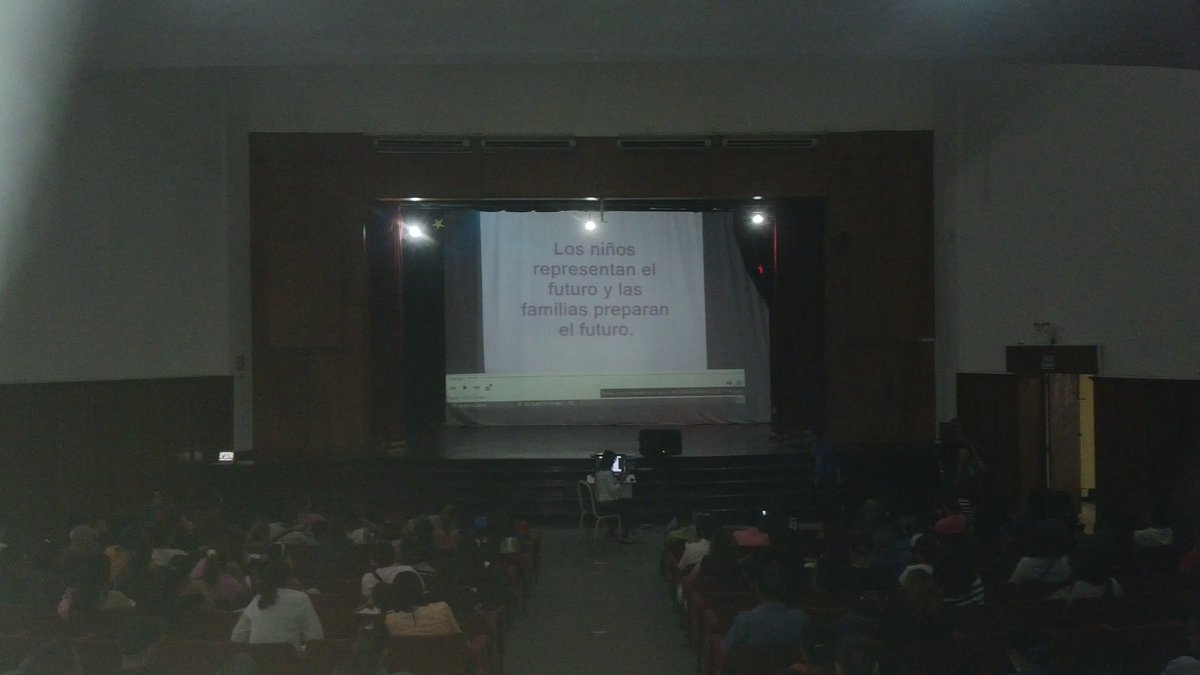 CE_FERMINTORO's tweet photo. Segundo encuentro Pedagógico con la familia, 1ra entrega del registro informativo de los aprendizajes, año escolar 2017- 2018 #Entregadelosregistrosdelosapredizajes https://t.co/9mUTyPOBwk