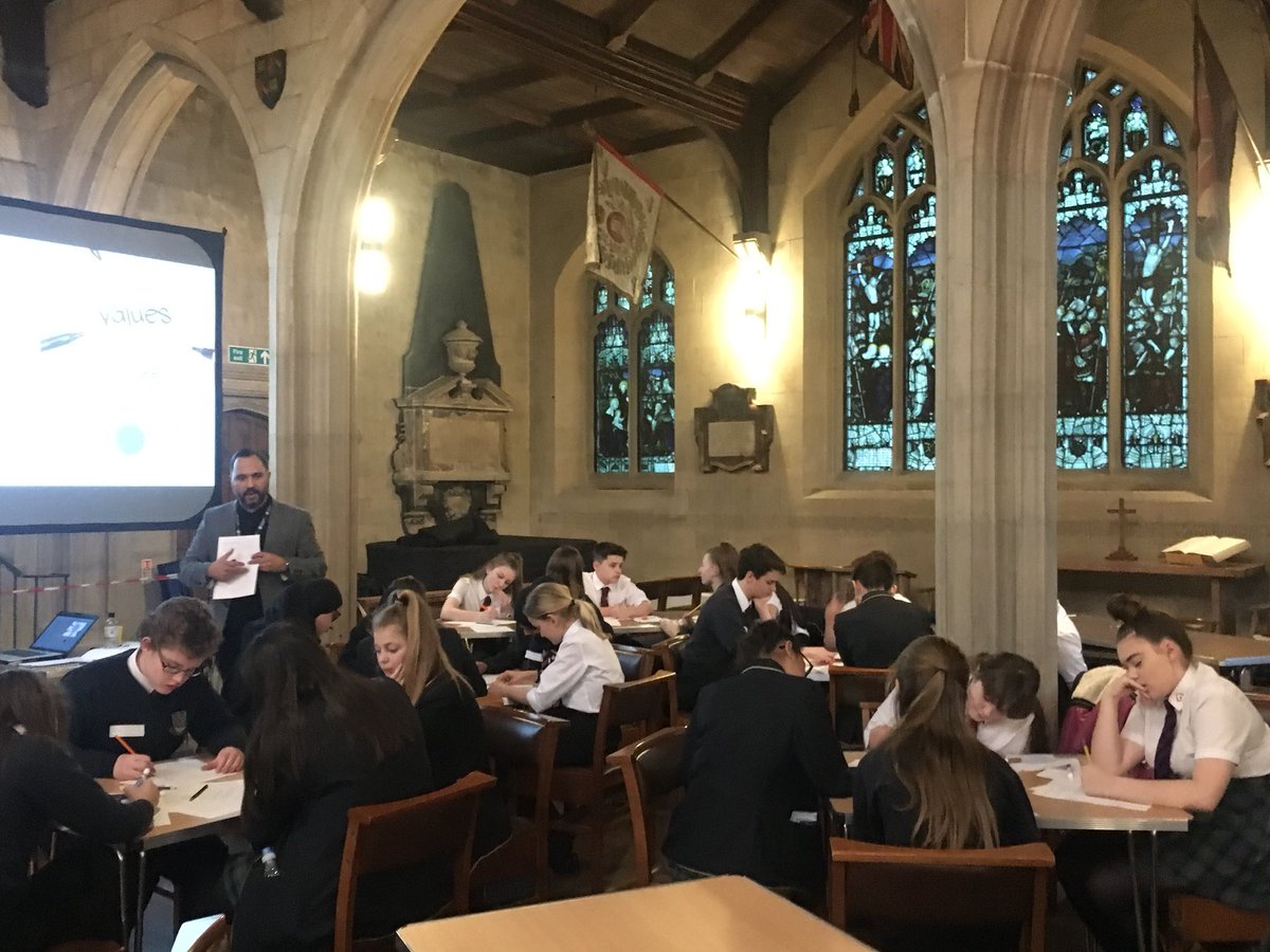 FranklinHouseBA's tweet photo. Community cohesion at Bradford Cathedral - Bradford Academy and Ryedale school. Great Linking event! @bradfordacademy @BAPastoral @house_ba https://t.co/NNQdqyf2S2