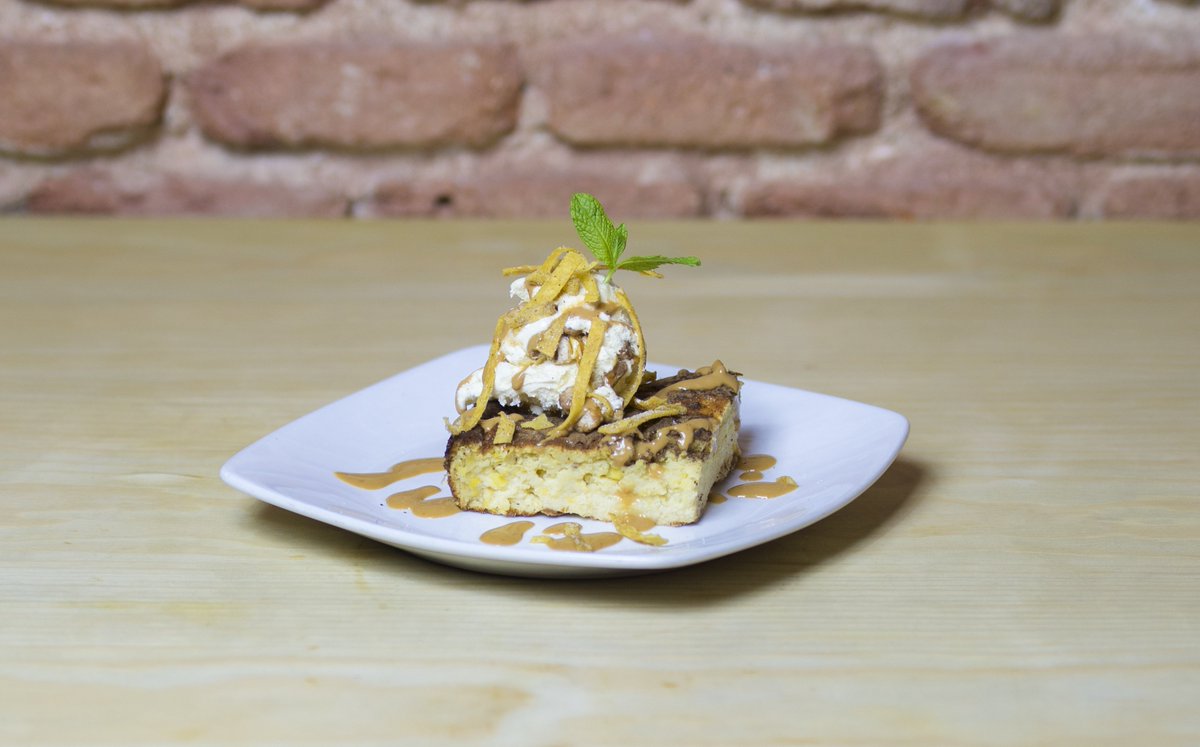 ChilangoMadrid's tweet photo. 🌽🍰Tarta de maíz con helado de vainilla, sorprendentemente deliciosa☺️🤤 #ChilangoMadrid #RestauranteMexicanoEnMadrid #Delicioso #ComidaMexicana #MexicanFood #Foodie #Foodeli https://t.co/GblasxlRs7