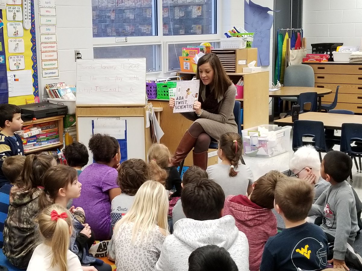 LJHiggs01's tweet photo. What's better than reading with your book buddy? Reading with your book buddy and your assistant principal!! https://t.co/Kj0ODfzxFx