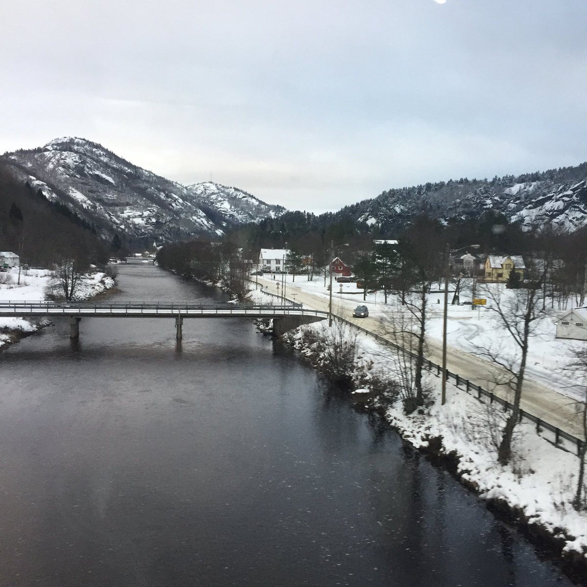 sivmeling's tweet photo. On the 🚂 on my way to #sørlandssamlinga2018. I will talk about #hvertlamteller (#everylambcounts) - preparing farmers for next lambing season 🐑👍 https://t.co/AqxNWCWJNa