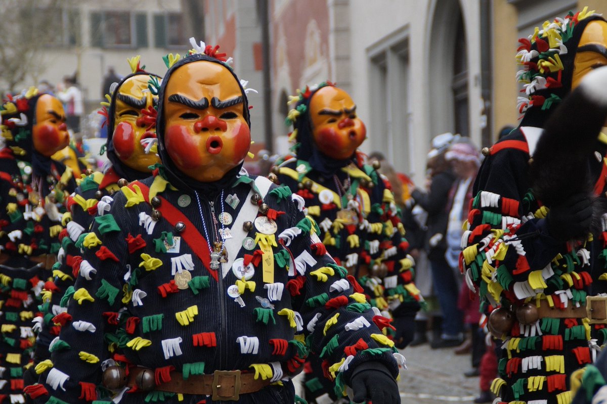 MILinGermany's tweet photo. Everything You Need to Know about Carnival in Germany #carnival #CarnivalGuide #carnivalseason #familyfriendly #familyfun #fasching #FaschingParade #fastnacht #germantraditions #Kid-friendly #NewbieTips #Party https://t.co/0f0aGXJZey https://t.co/9F45N350Jh