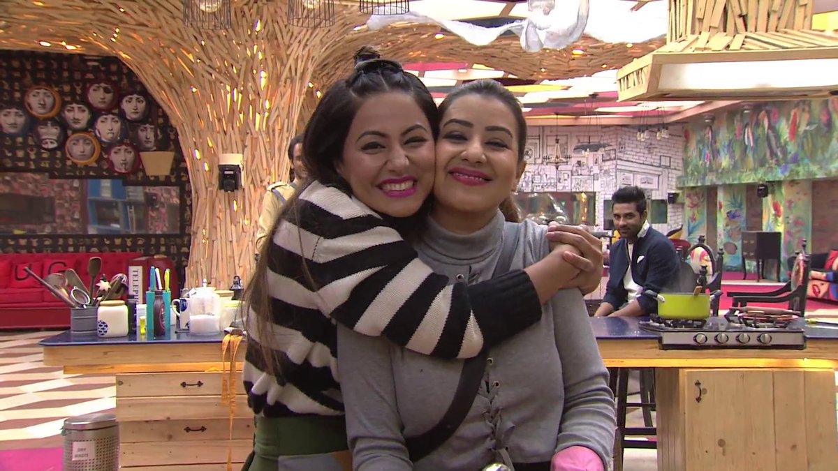 This Picture Still Winning Hearts! ❤️

#BB11 #BiggBoss11 #HinaKhan #ShilpaShinde