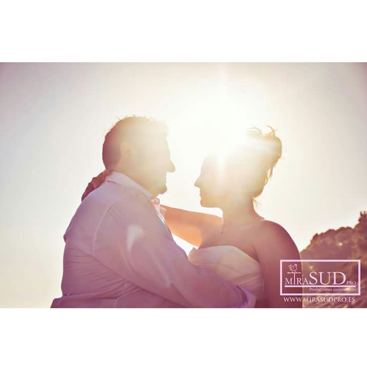 mirasudpro's tweet photo. ¡REGALA UNA SESIÓN FOTOGRÁFICA PARA EL DÍA DE SAN VALENTÍN POR SOLO 40 EUROS! Una hora de sesión para hacer un regalo especial en un día único. Ponte en contacto con: laureano.clavero@mirasudpro.es o al 616045300.
Consultar nuestra página web: https://t.co/Mr4FIvRi3i https://t.co/DLpiZZ42aX