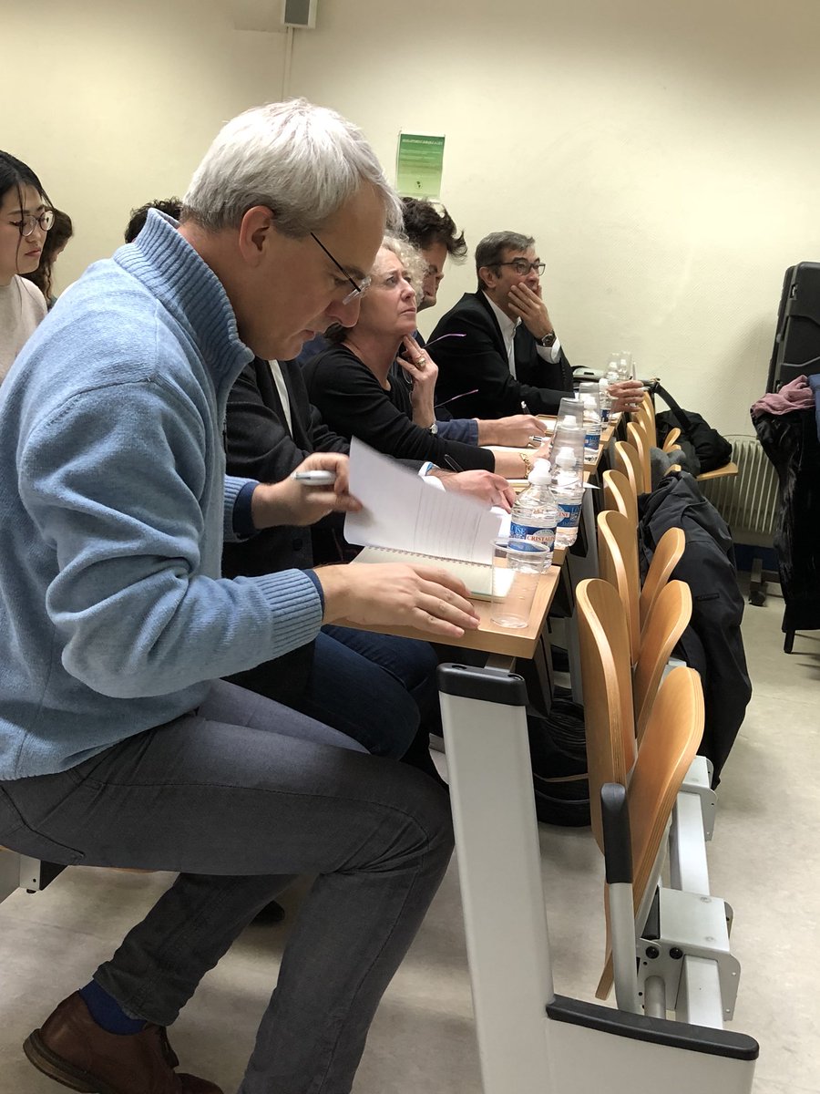 hisaac25's tweet photo. Les étudiants @IPJdauphine @LeMaster226  Soutenance des projets du séminaire « New business model for new media » https://t.co/FDOgHTA9DQ