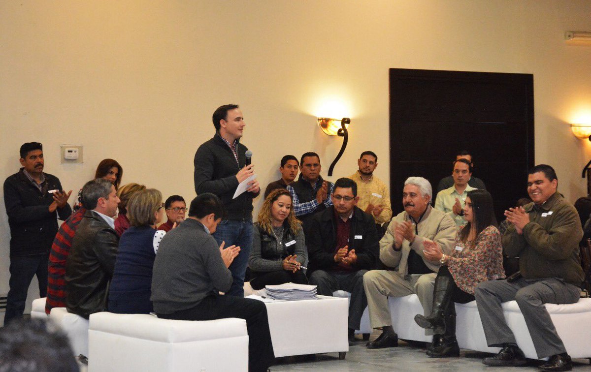 DIF_Saltillo's tweet photo. @manolojim @SaltilloGob @Jo_Verastegui El equipo DIF Saltillo presente en el Foro del Plan Municipal de Desarrollo Saltillo 2018. El Alcalde Ing. @manolojim implementa un Saltillo dinámico, un foro ciudadano para escuchar el sentir y pensar de la gente. #TodosPorSaltillo https://t.co/mz9r91RJHI