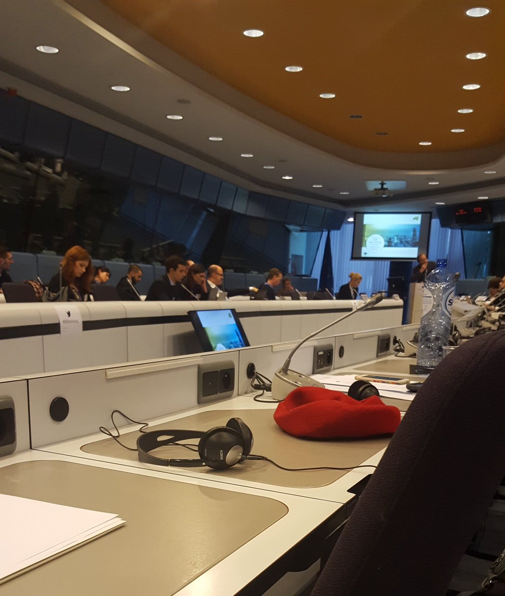 cinzia_guido's tweet photo. Fruitful workshop on #B2Bdatasharing. How to face new challenges: data portability, data espionage, data access and ownership. @EU_Commission https://t.co/B1p3uvwHVG