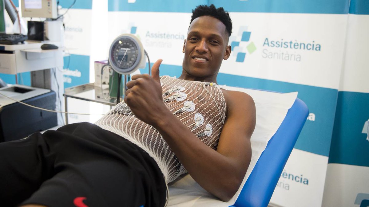 FCBarcelona_es's tweet photo. 📷 Así ha sido la mañana azulgrana de Yerry Mina
Más imágenes, aquí 👉 https://t.co/Ioq0OkSMse
🔵🔴 #ForçaBarça https://t.co/FlwmiX35Ws