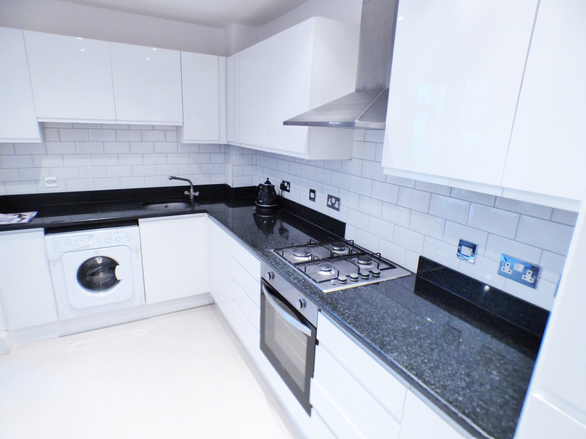 *** 2 bedroom flat, Bromley: £1,375 pcm ***
Finished to a great standard is this ground floor two bedroom Victorian apartment. Call us today to arrange a viewing, 0800 193 0033.
moovingyou.com/property/highl…