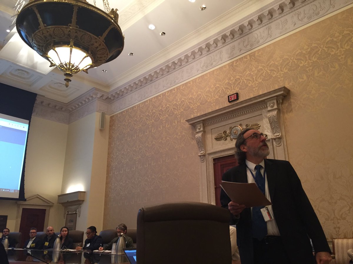 KevinGHall's tweet photo. #sabewdata2018 @federalreserve ‘s veteran David Skidmore lectures to Goldschmidt fellows about history of FOMC board room and central bank structures @SABEW @McClatchyDC https://t.co/rKG4M3Jfyo