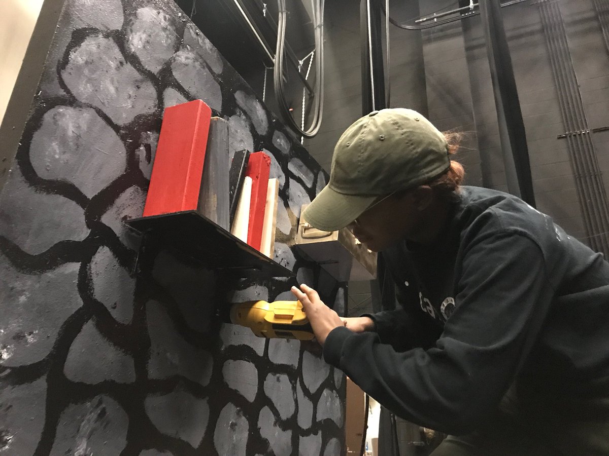 iCANatTHEARC's tweet photo. #FBF Scenic design intern 🔨 working on set from Alddin Jr.
#BTS #ICAN #FBF #scenicdesign #alddinjr #TechnicalTheatre #TheatreTech #THEARC #Videography #IAMTHEARC #Southeast #Ward8 https://t.co/XIZugca5sz