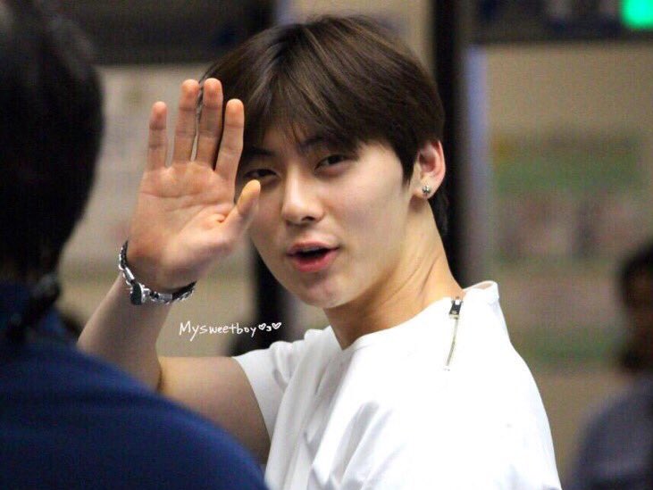 betterbeboo's tweet photo. ไม่เคยรู้เลยว่าการเห็นคนหล่อจนหัวใจจะวายเป็นไง จนเห็นพี่ฝ่าลุคนี้ https://t.co/i4rkNZpJ7i