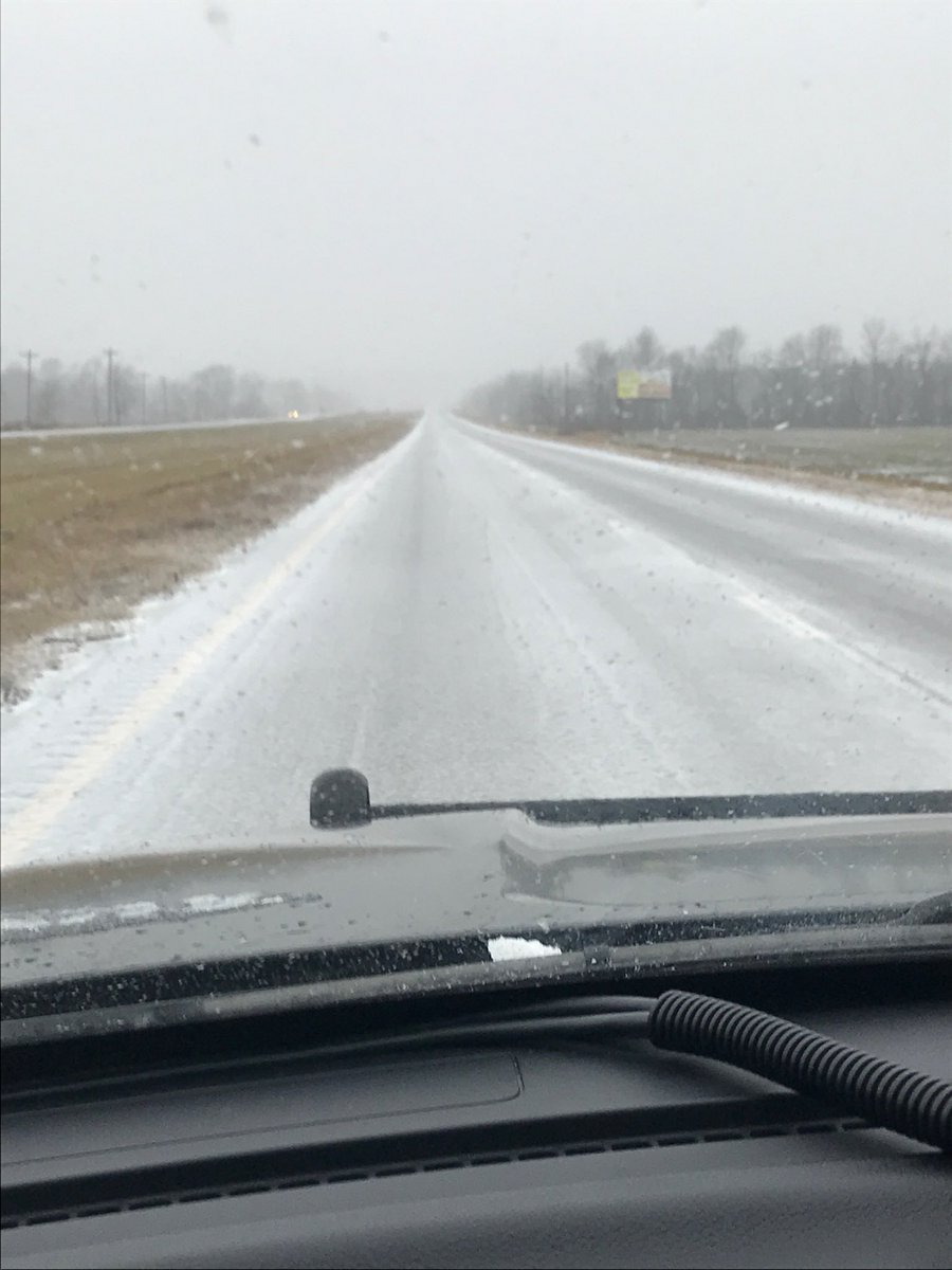 MHPTroopF's tweet photo. Our main roadways (I22/US45) have become very dangerous in the past hour. Troopers are working several crashes in the western part of our district. #SlowDown @wtva9news @WCBINEWS https://t.co/9JAOjjHs3O