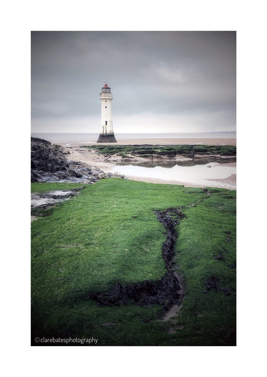 New Brighton Lighthouse...last one of the lighthouse (for now, promise!)
#newbrightonlighthouse #wirral #landscapephotography #photography #seascape  #newbrightonbeach #sea #sand #beach #rivermersey #merseyestuary #visitwirral