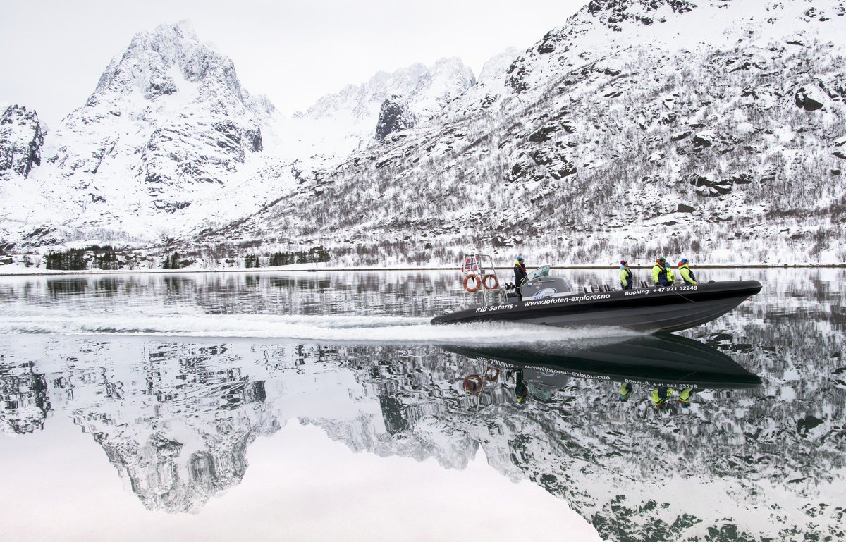 The Lofoten Islands in Norway really form an idyllic backdrop for a sea eagle safari. . #SeaEagleSafari #LofotenIslands #Norway #Scandinavia #VisitScandinavia Photo: C.H/visitnorway.com