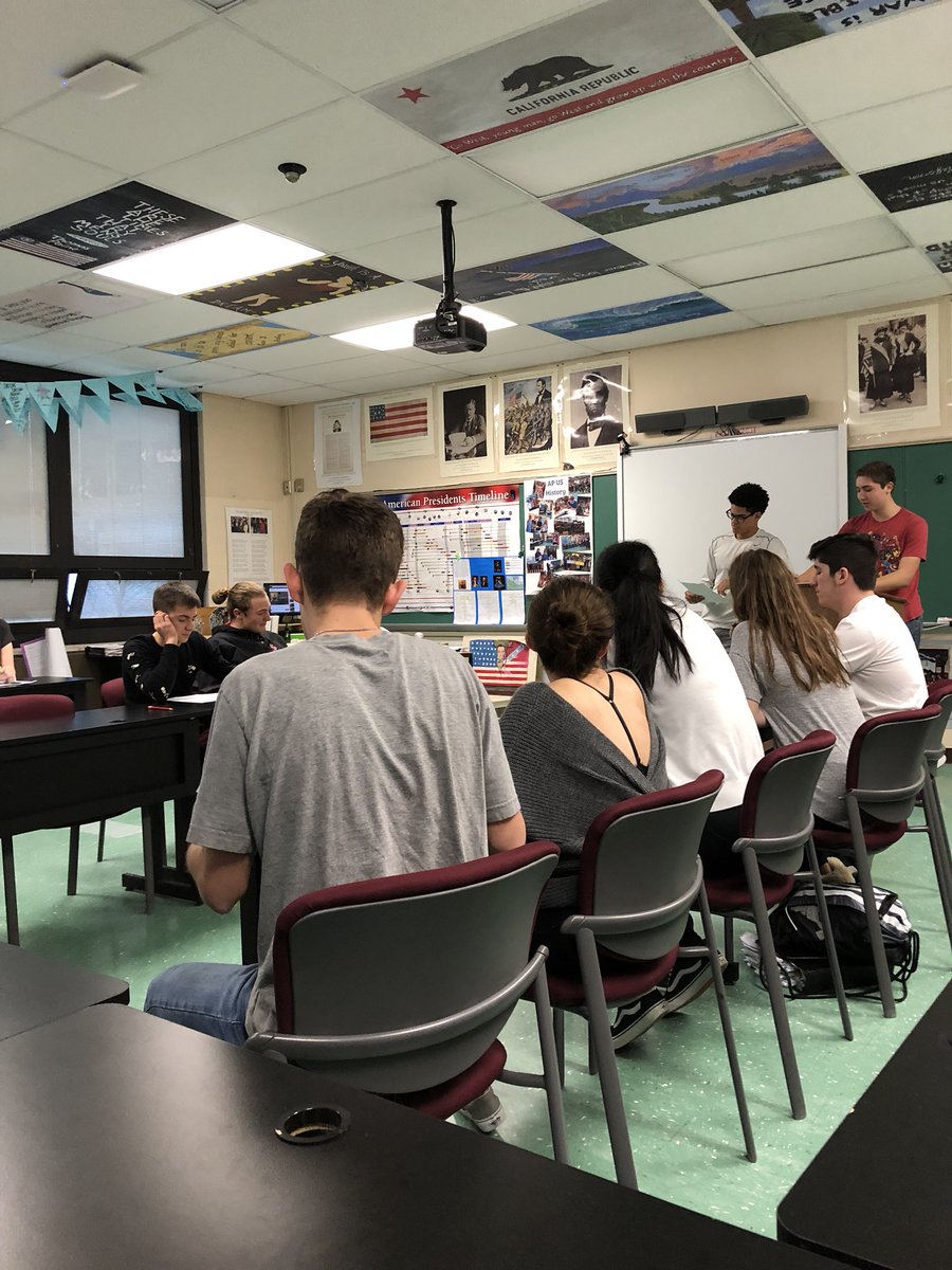 HPRHS_peyton's tweet photo. #APUSH2 SS put each other in the HOT seat while participating in a Lincoln-Douglas style debate about the preservation of our Confederate monuments in public! 📚🇺🇸 @JonTallamy @HPRwildcats https://t.co/YbvSDgt8rW