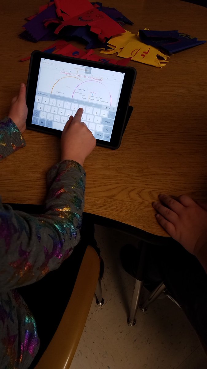 MrsNkellenb's tweet image. Students work in groups using #ApplePages to compare/contrast Sculptures and Chairs. #appleteacher #teach4me #artandtech