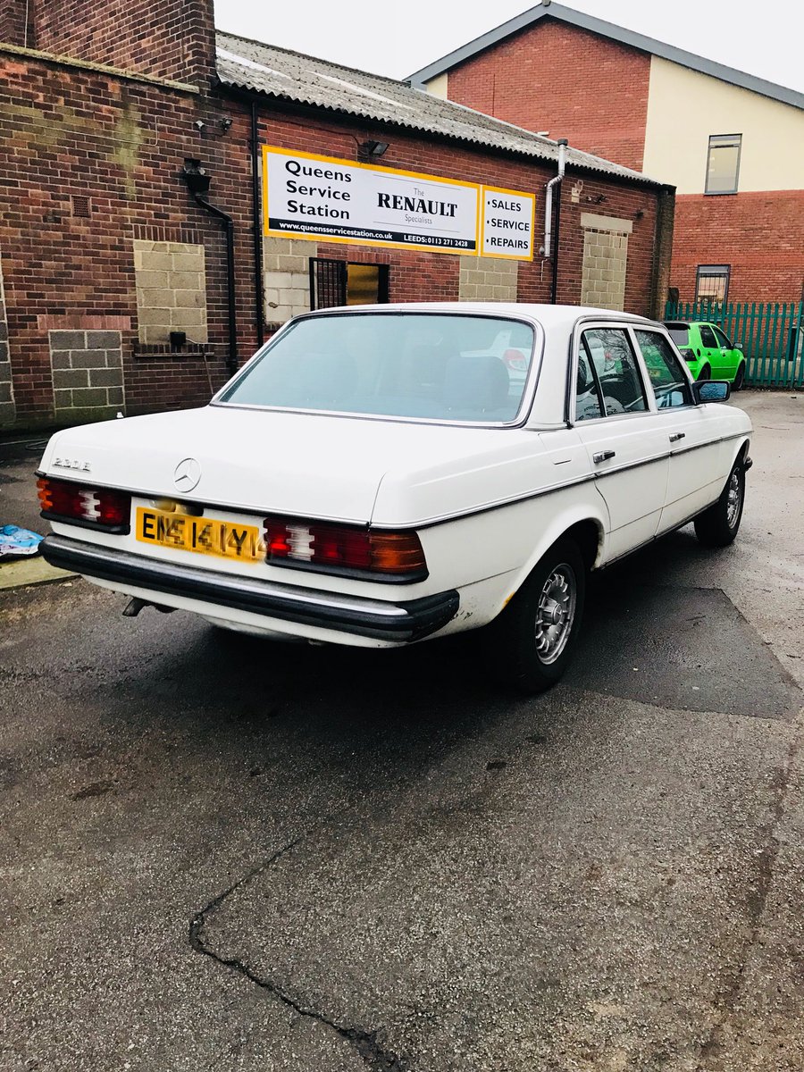 QueensService's tweet image. Nice old Mercedes 230E in for a service #Leeds