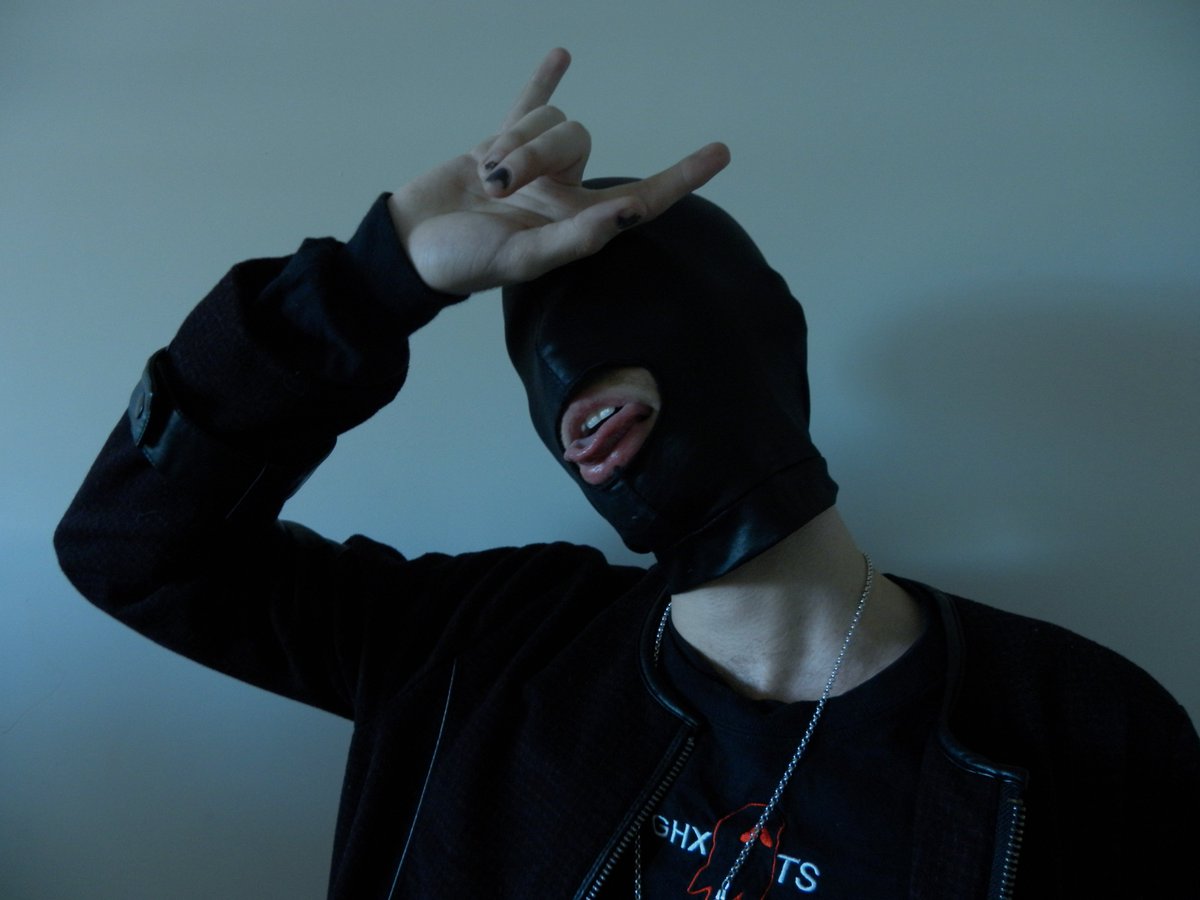 Omnipresent__'s tweet photo. Old shoot with @theseasidewitch for @GHXSTSCLOTHING 

Shirt from @GHXSTSCLOTHING https://t.co/g54ZZ2P1gf