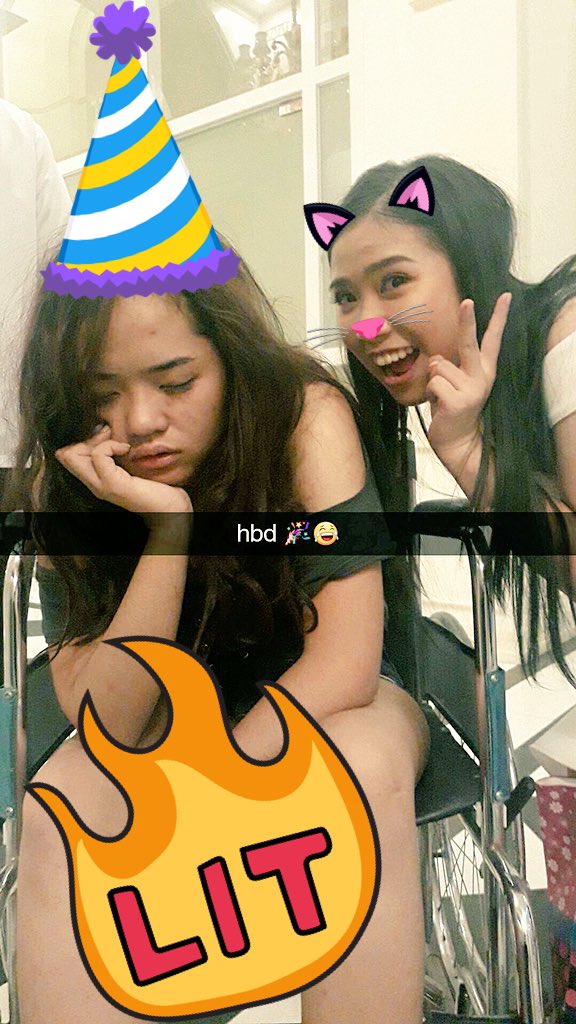 nghuiliiing's tweet photo. HAPPIEST 18th BIRTHDAY NEGGY!! I gotchu alabyu mwaps hihi 😉😘🤗💖 @vanessabay_ #HypeV https://t.co/UvdXIQ5G4c