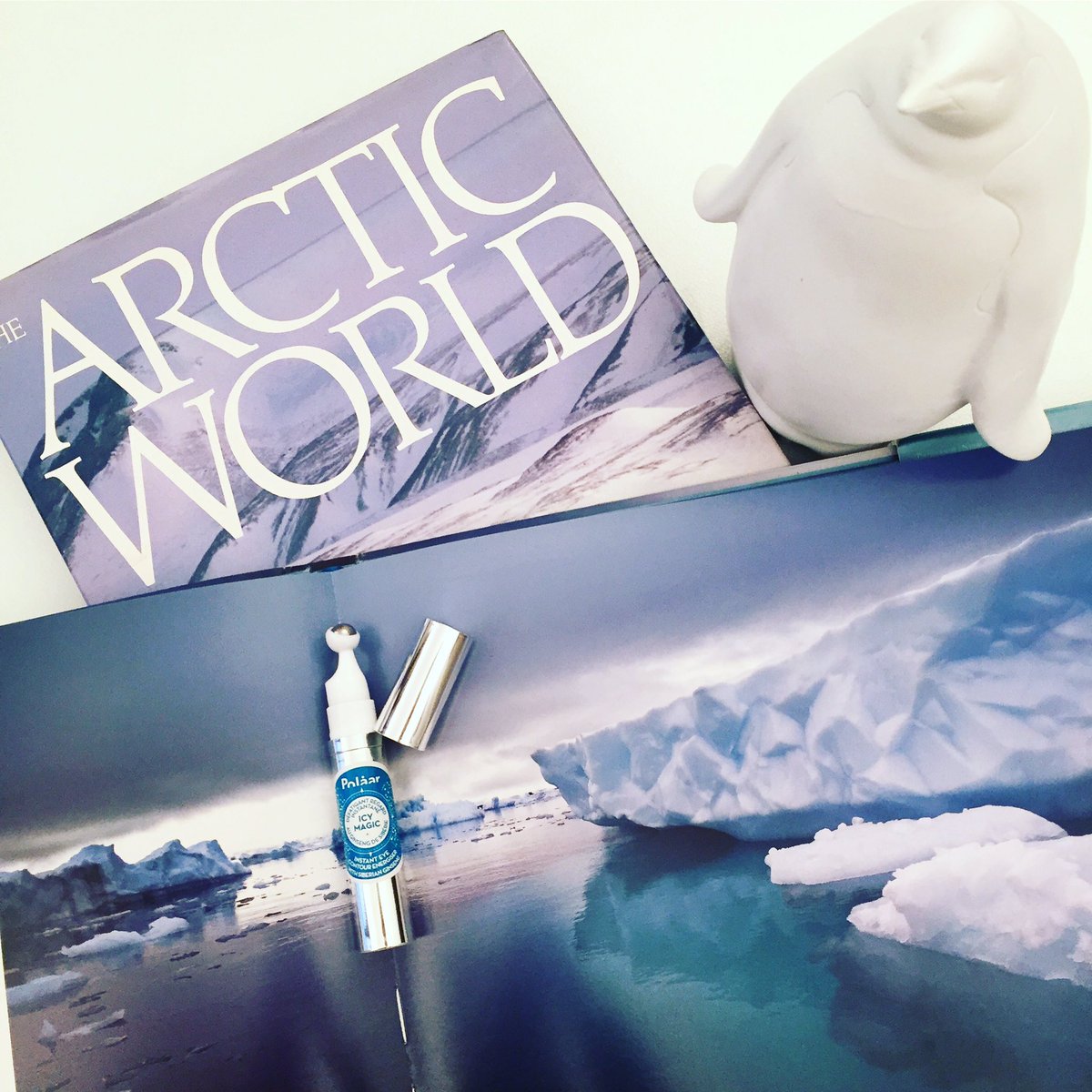 🇫🇷 Bon week-end à tous: un peu de repos, de bonnes lectures et le roll-on IcyMagic pour un regard éclatant lundi ! 📖✨
🇬🇧 Have a nice weekend: rest, read and roll on IcyMagic for a perfect look in Monday! 📖✨ urlz.fr/6nY0