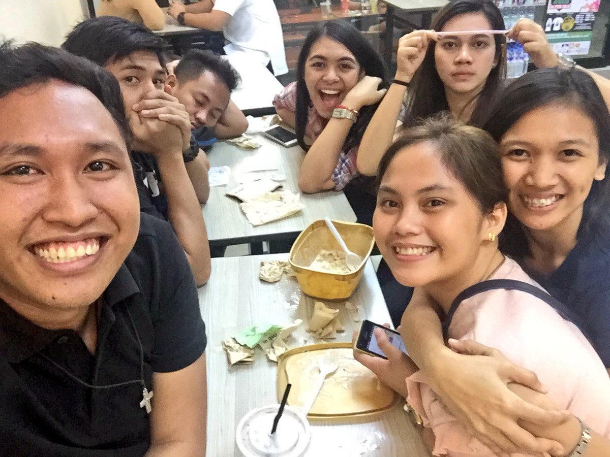 tamalzki's tweet photo. Panibagong taon, panibagong simula. 
Salamat karung adlawa, Ginoo! 💯❣️

Pagkain, laro, tawanan, usapan 💪
#TeamCampusBased https://t.co/OKQdr7Q3Wq