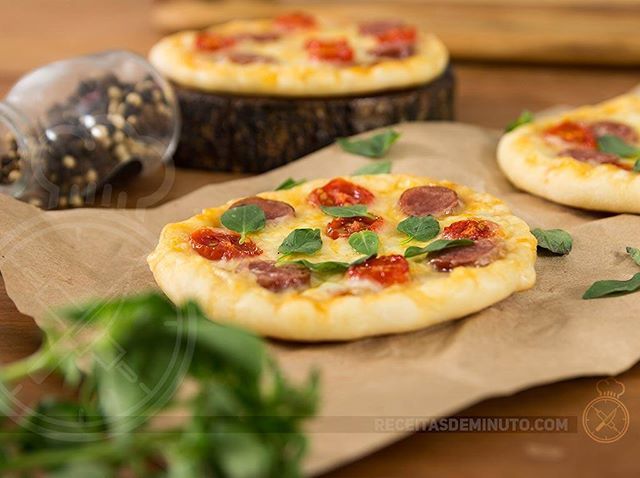 chefgisouza's tweet photo. #SEXTOU !!!! Hoje é dia de Pizza!!!!!!! E a grana ficou curta??? Calma corre para ver essa receita maravilhosa de Pizza com massa super fofinha e rápida!!! Veja a receita aqui: https://t.co/jyo3023QAf (link clicável na bio e stories)
.
.
#Receita #Recei… https://t.co/xWvKElbizT https://t.co/vdr0kDIW96