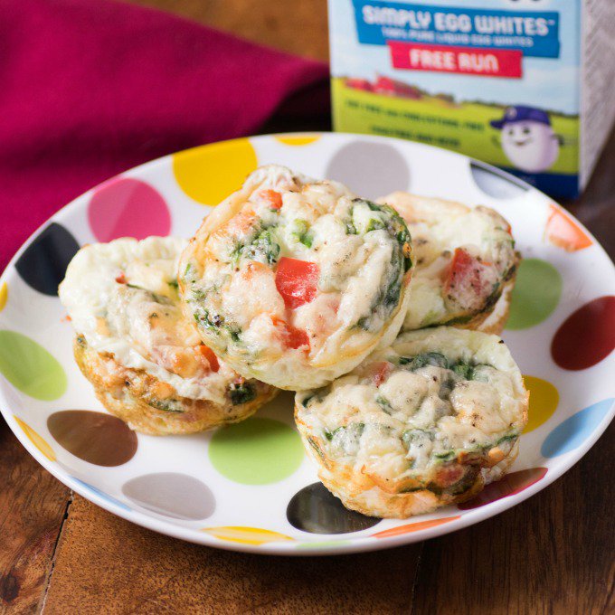TaraNoland's tweet image. Cheesy Egg White Breakfast Cups are made easy and have fewer calories with @BurnbraeFarms Naturegg Simply Egg Whites. Packed with delicious flavor you will be wanting to make these again and again! #SimpleResolutions #ad #breakfast noshingwiththenolands.com/cheesy-egg-whi…