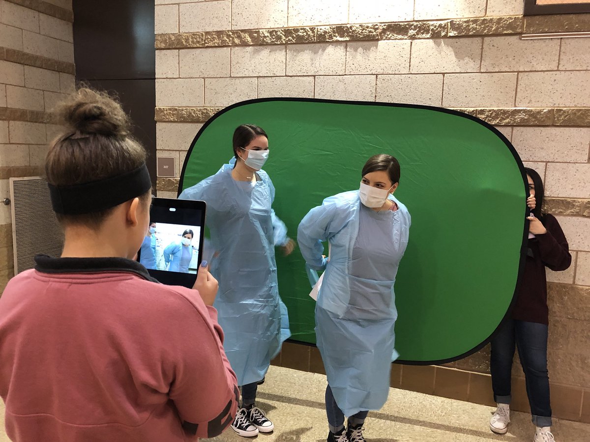 lctechhudson's tweet photo. Green Screening fun with @kuthjennkuth and her Honors Diagnostic Medicine class! https://t.co/oFJNMRQfjA