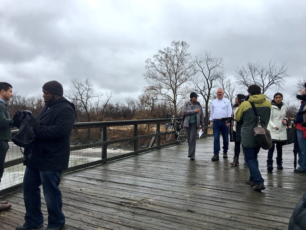 tesskrasne's tweet photo. Thank you Mayor Bowser for designating Kingman and Heritage islands as a state conservation area! #Conservation #DC #KingmanIsland #2017Cleanup https://t.co/tlpD6gCnbk