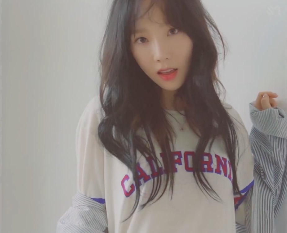 SNSDTaeNyShip's tweet photo. Uggghhhhh my heart can’t... FML https://t.co/mI2pBrlDHL