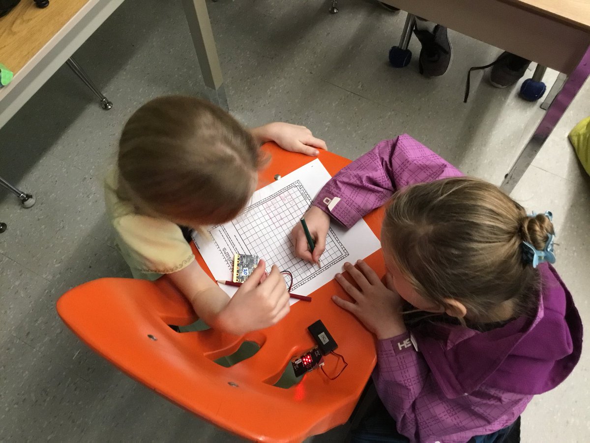 Learning how to use arrays to do multiplication. Playing array capture but using our coded <a href="/microbit_edu/">Micro:bit Educational Foundation</a>  instead of normal dice. #mathisgrand #GEDSB21C #microbit <a href="/HoughtonHornets/">Houghton Public</a> <a href="/GEDSB/">Grand Erie District School Board</a>