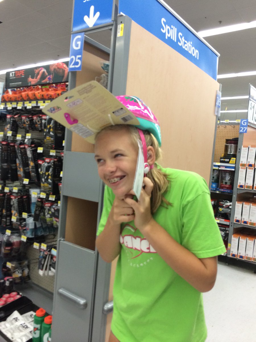 sydney611's tweet photo. Happy Birthday @emmalorraine52 !! Hope u have a great day❤️❤️ https://t.co/sB6rifWTsY
