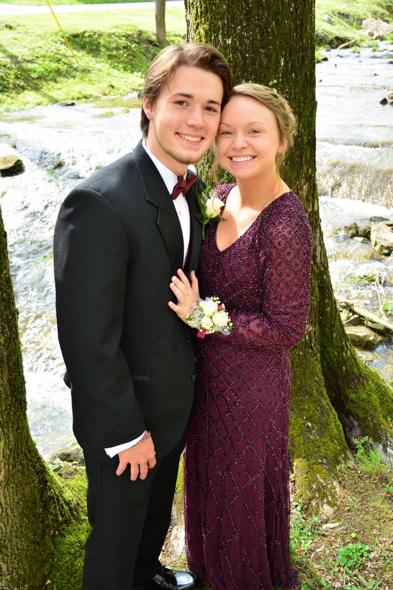 hannahgblair's tweet photo. Ladies. Ladies. Ladies ‼️‼️ I personally understand how difficult it is find a modest prom dress, so I’m selling mine. $175 or best offer. Message me for any details and please RT to spread the word 😊😊 https://t.co/0ElLFQC0JY