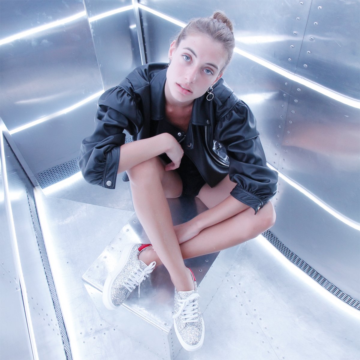 #SarkanyFriends LOVE JULIA 💖
<a href="/juliazanettini/">Julia Zanettini</a> con #SARKANY DELUXE #SS18