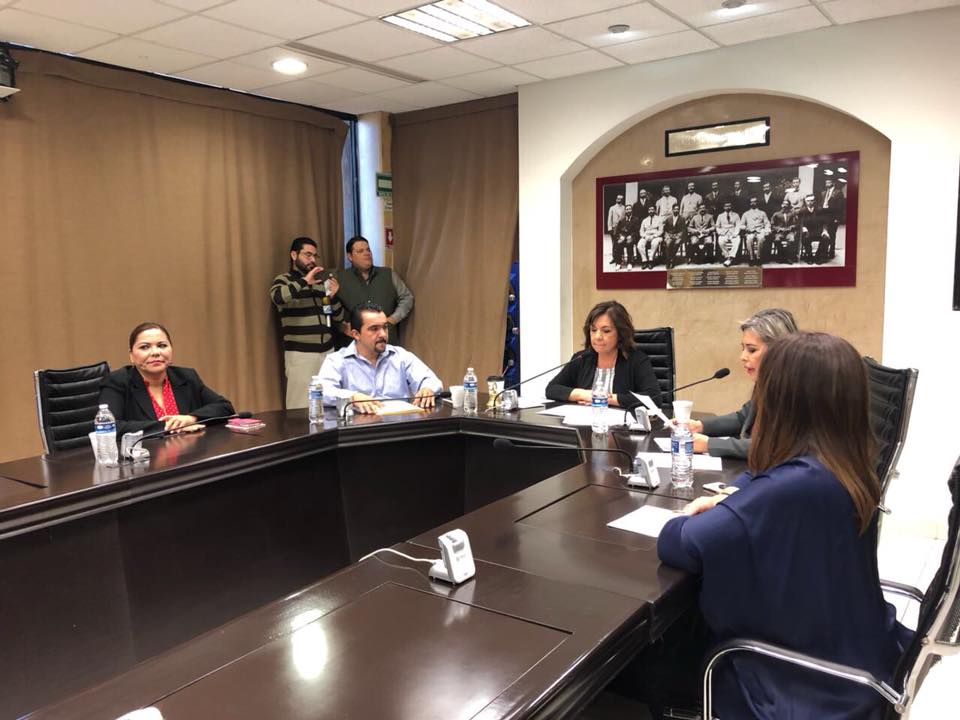 FalyBuelna's tweet photo. Como integrante de la Comisión de la Diputación Permanente, participo en la primera sesión de este año, donde dimos atención y seguimiento al proceso Legislativo que habrá de permitirnos que en Sonora se cuente con la reforma en materia de justicia laboral. https://t.co/ssh1NLVAJt