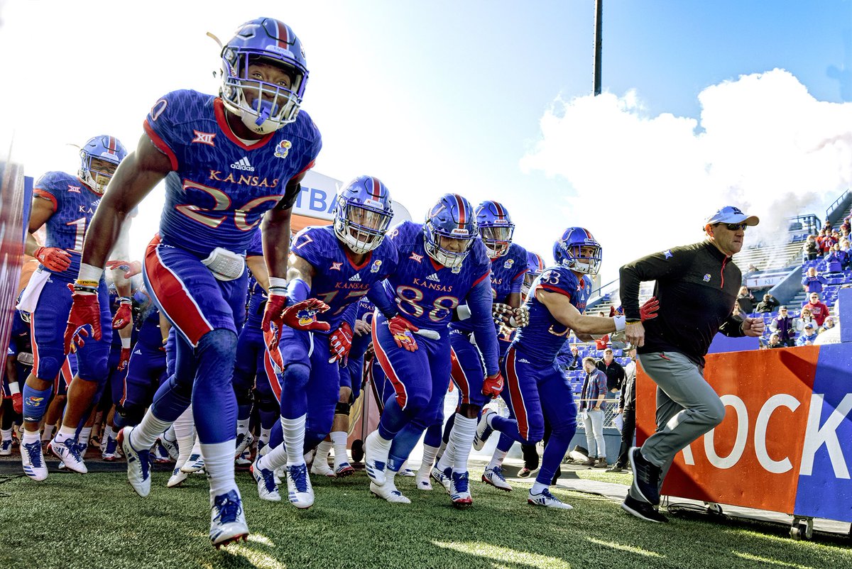 Torrylocklin's tweet photo. Extremely blessed to receive my second offer The University of Kansas! 🔵🔴 #RockChalk https://t.co/olUvSlsmW2