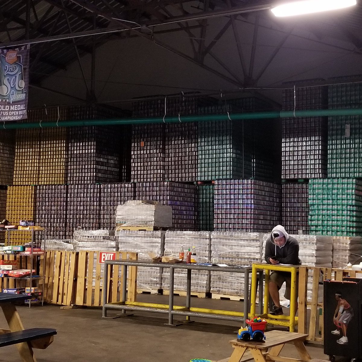 HistoricHorror's tweet photo. I don't know if #NewOrleans has enough #Beer. Send more! We will drink it. #NOLA #NewOrleansBeer #UrbanSouth #UrbanSouthBrewery #NOLABeer #NOLABars #NOLADrinking #Brewery #CraftBeer #Brew https://t.co/jHcvwSs8qZ