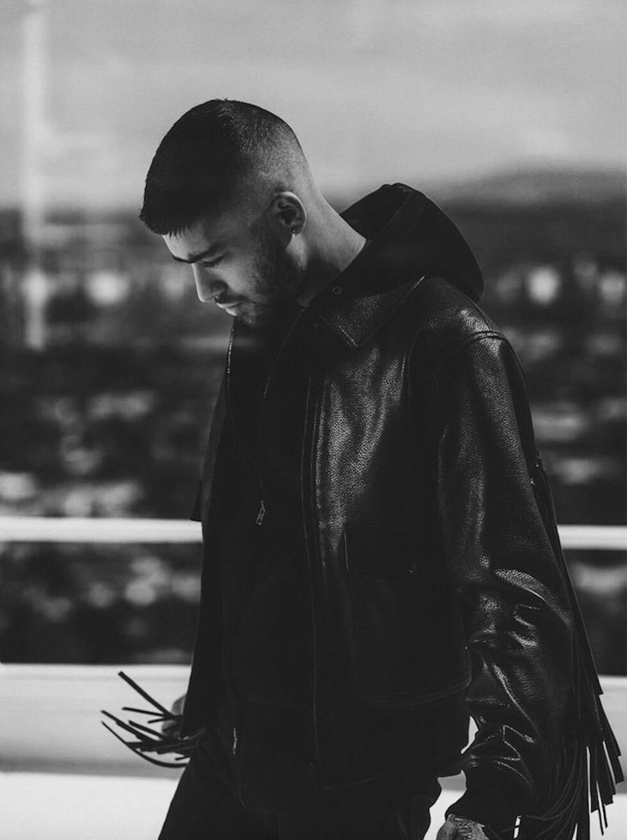 "That is not your swag I swear you faking
All these niggas wanna take my cake now
Radar, at the store, radar
Made somethin', look nigga take some
Fast car, Nascar, race on
In the club they got no ones, that we were baked now."