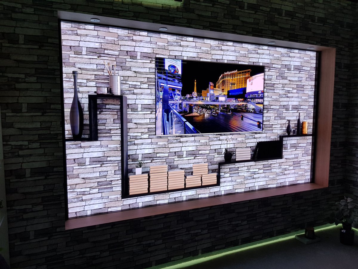 Henrik_NH's tweet photo. 146" Micro led 4k modular tv * nomnom* @NordicHardware https://t.co/jG4P1oJaMk