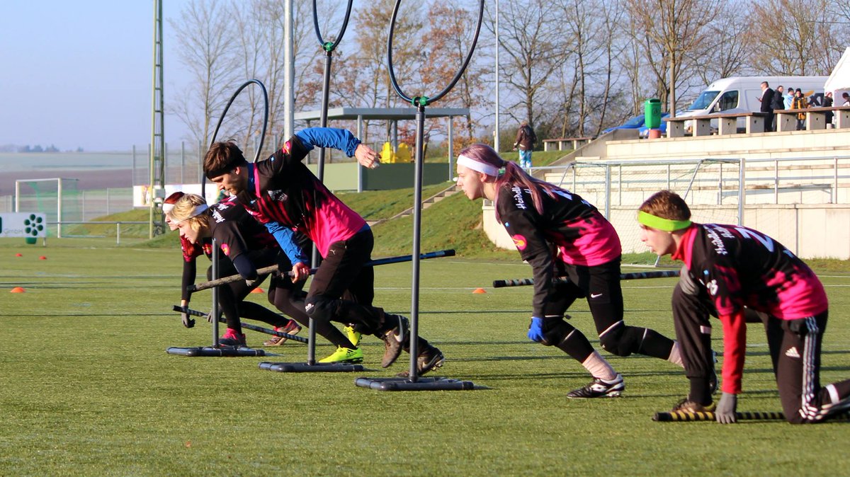 HDHellHounds's tweet photo. Brooms Up ins Wochenende! Und das heißt morgen Training. Wir sehn uns um 11:30.
#Wholetthedogsout #HellHoundsbadadidada #Quove https://t.co/nXTF8cZCeA