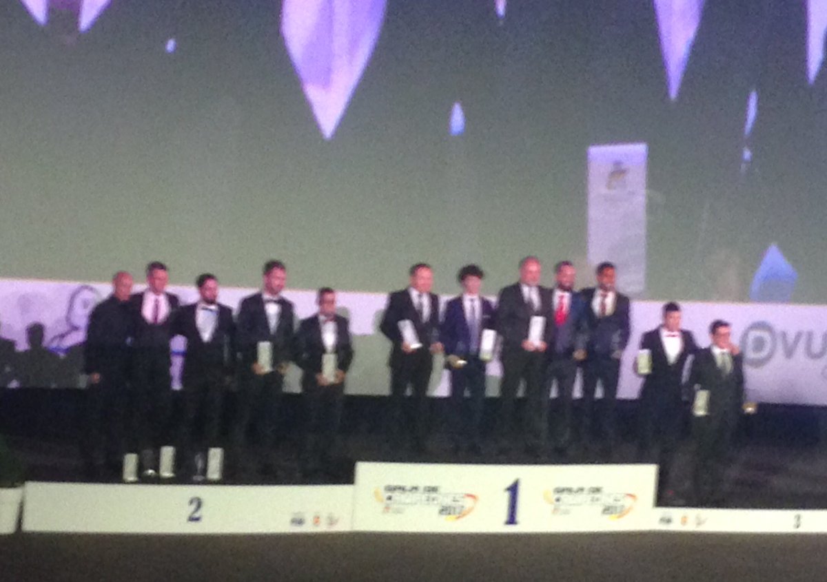 RFEdeA's tweet photo. La gran familia del @CEM_Sportech en el podium. Enhorabuena!! Vive la #GalaRFEdeA17 en directo en tu dispositivo móvil a través de nuestro Facebook https://t.co/tdRSWZQz6x